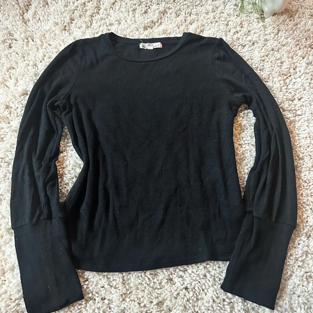 Wallflower casual chic crew neck simple long sleeve cute black shirt top.